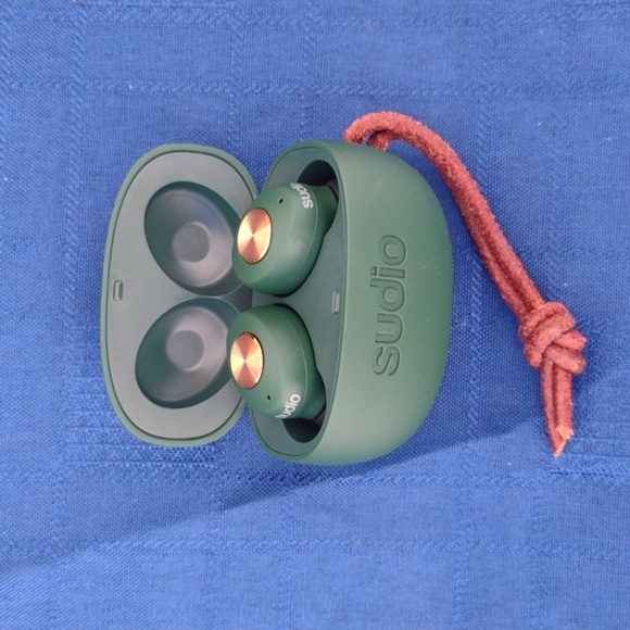 - Sudio Earbuds NWOT - Picture 1 of 3